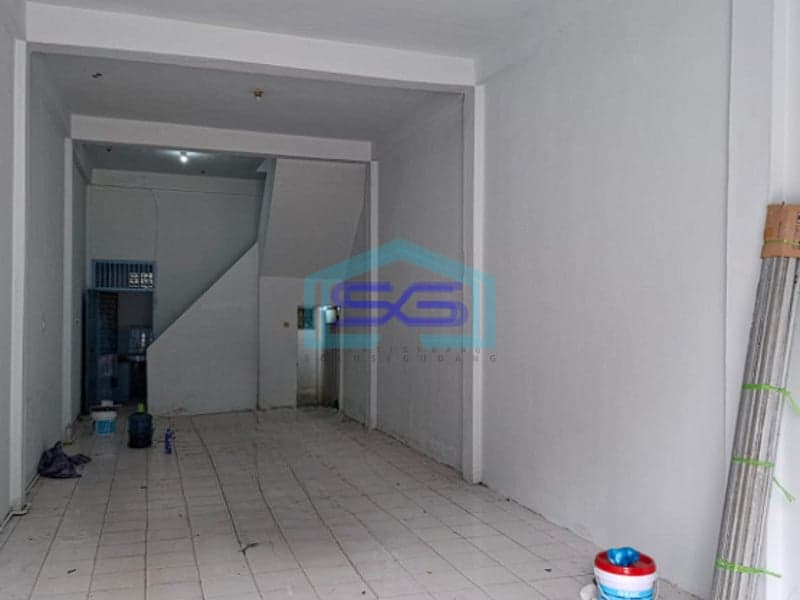 Disewakan Ruko Strategis di Jalan Abdul Rozak Palembang Akses Gampang LB 150m2