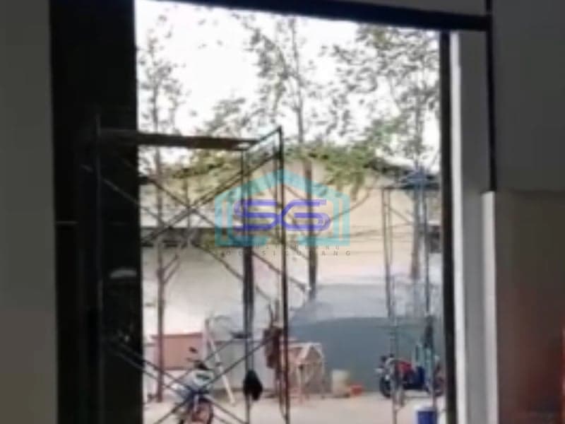 Disewakan Gudang Hadap Jalan Raya Lokasi di Cipondoh Tangerang LB 700m2
