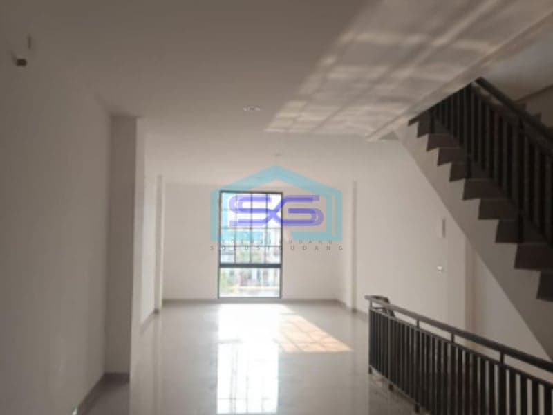 Disewakan Ruko Osaka PIK Jakarta Utara LB 200m2 Bangunan 3 lantai Hadap Jalan Raya