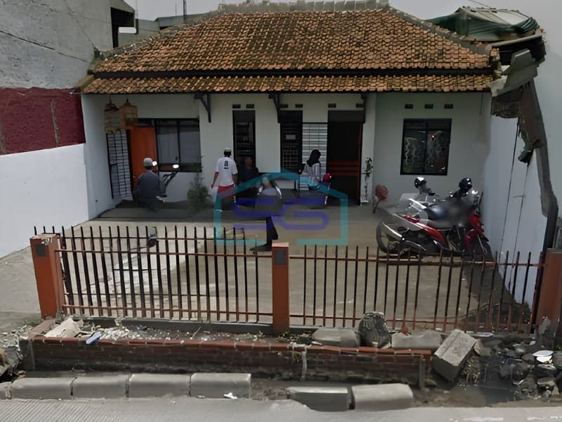 Large Shophouse for Rent in Bojongsoang, Bandung Building Area 160sqm