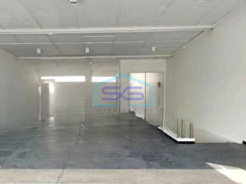 Disewakan Ruko 3 Lantai Luas Bangunan 428 m² Lokasi di Semarang