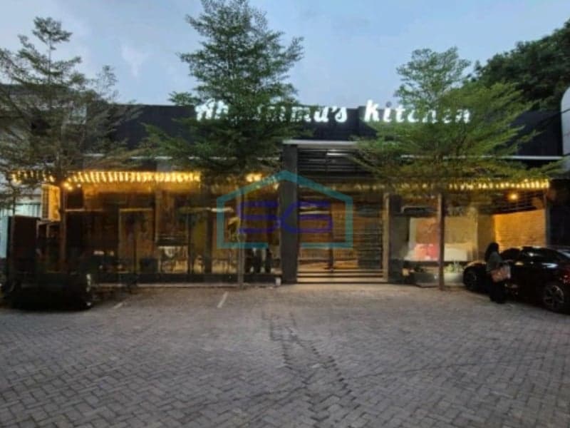 Commercial Space for Rent with Large Parking Area in Sidoarjo East Java