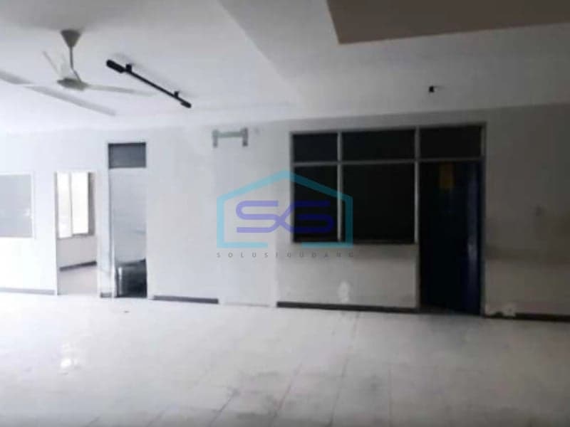 Disewakan Ruko Siap Pakai Area Bisnis di Pusat Kota, Bandung Tengah LB 500 m²