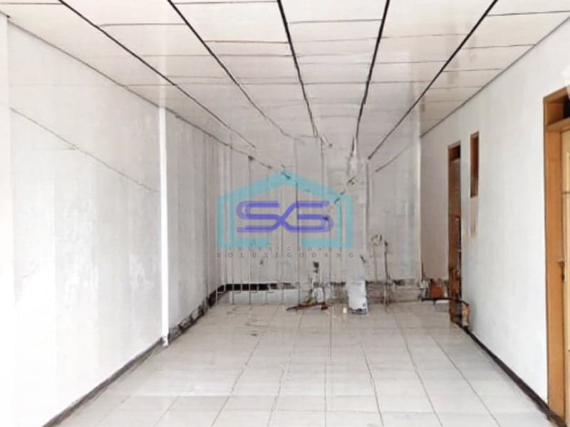 Disewakan Ruko 3 Lantai Luas Tanah  196 m² Lokasi Bebas Banjir di Rungkut Surabaya