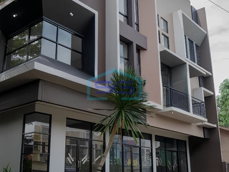 出售临近南丹格朗Ciputat的即用型商住楼，占地50平方米