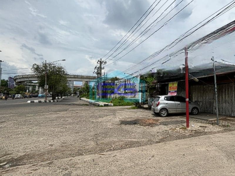 Disewakan Tanah + Bangunan di Tengah Kota, Jalan Demang Lebar Daun Palembang