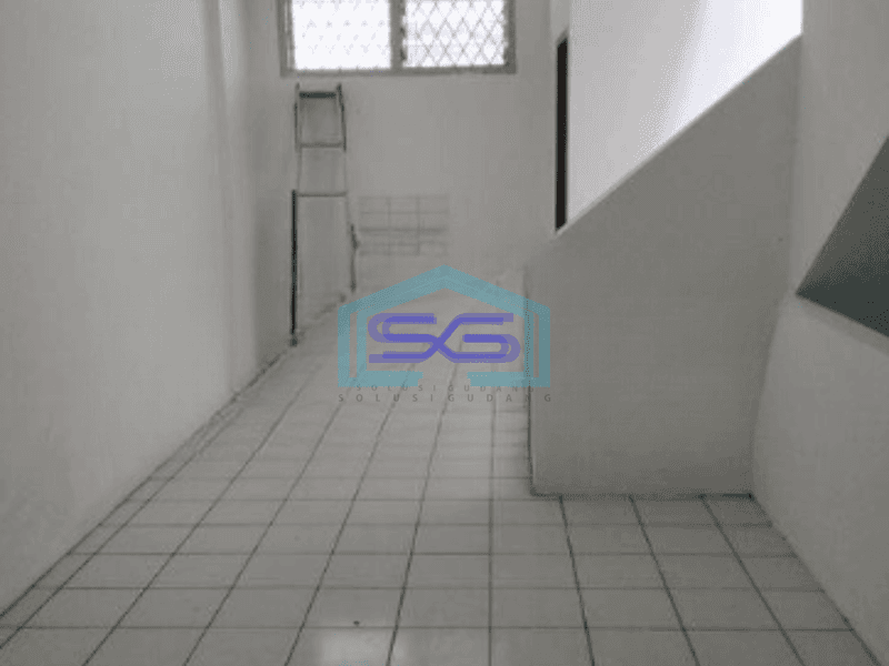 Disewakan Ruko Lokasi Strategis Hadap Jalan Raya di Srengseng Jakarta Barat