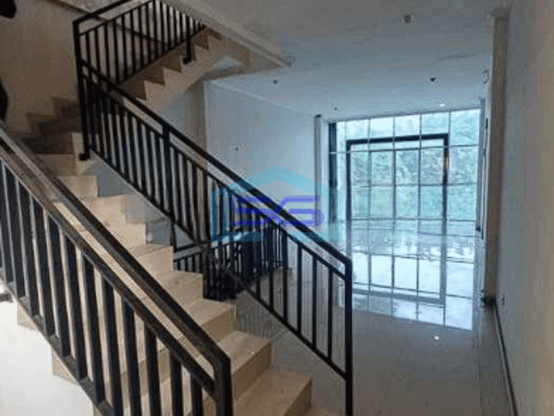 Disewakan Ruko Gandeng Strategis Jl. Kebayoran Lama Jakarta Selatan 3,5 Lantai LB 360m2
