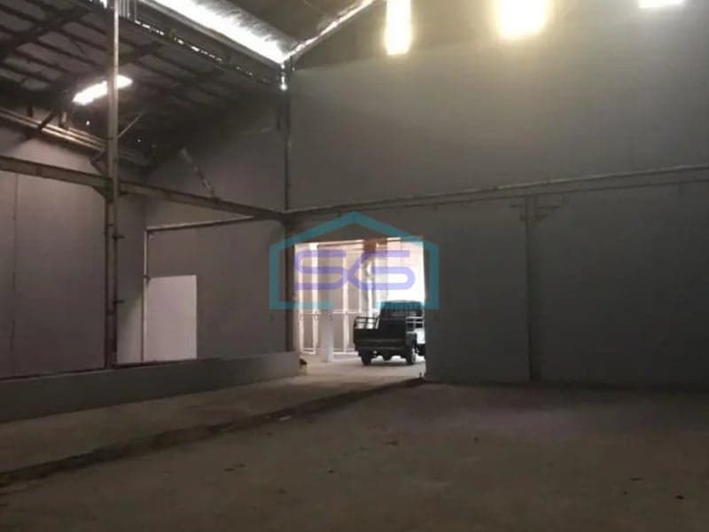 西爪哇省万隆市Dayeuhkolot仓库和办公室出售，占地面积668平方米