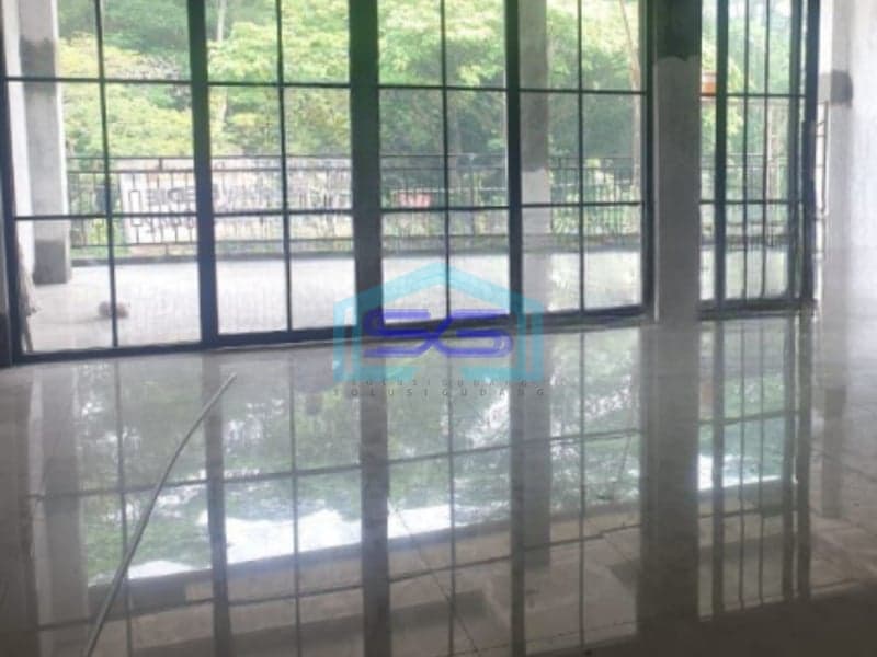 Disewakan Ruko Luas Bangunan  460 m² 3 Lantai di Depok Jawa Barat