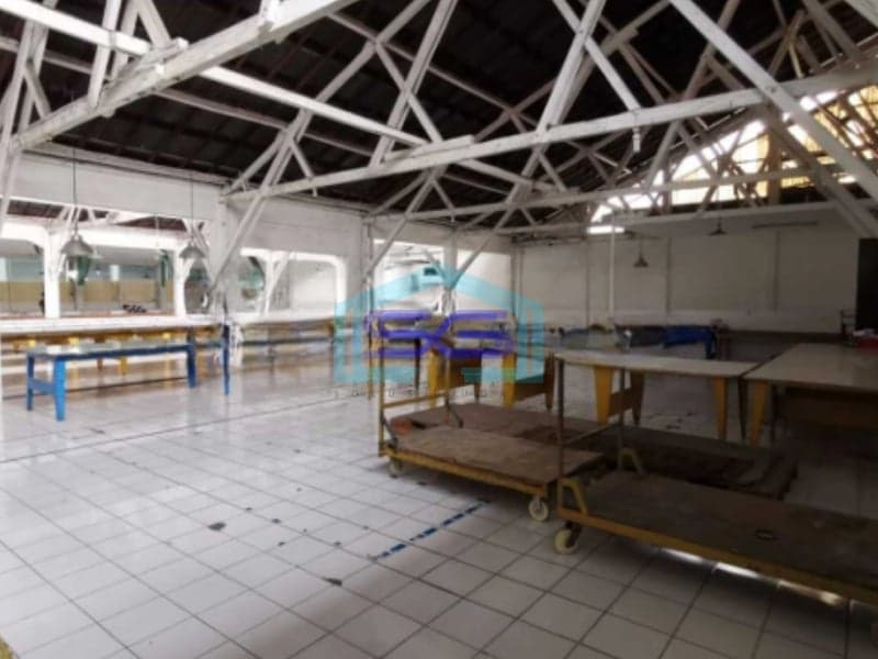 Disewakan Gudang Bekas Garmen, Di Tengah Kota Sayap Jend Sudirman Kota Bandung Luas 2400m2