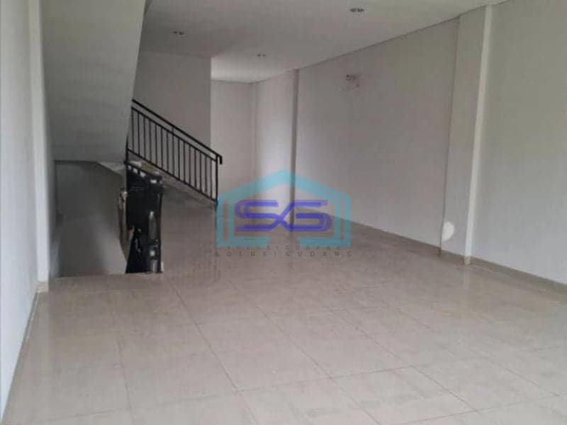 Disewakan Ruko 3 Lantai di Meruya Kembangan Jakarta Barat LT 2100m2