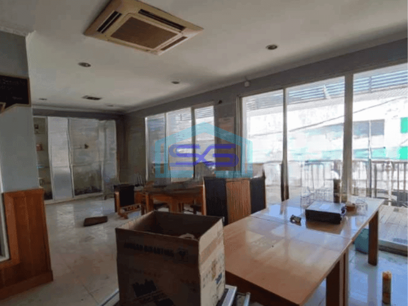 Dijual Cepat Ruko 2 Lantai Luas Bangunan  330 m² di Sawahan Surabaya