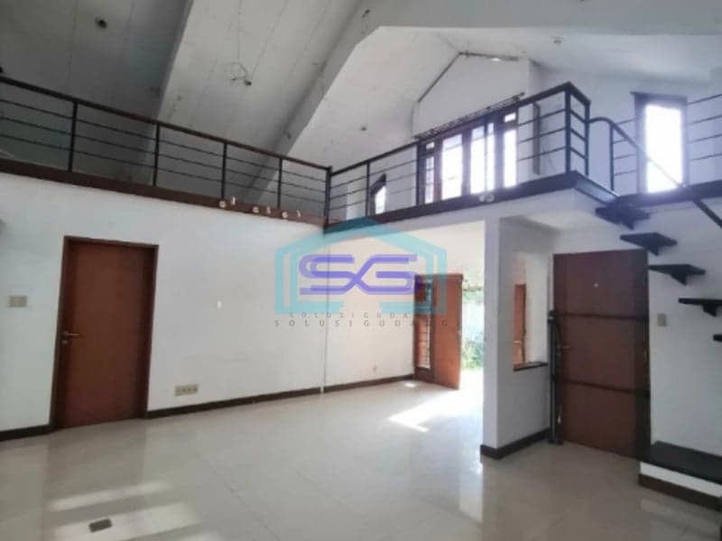 Disewakan Ruang Usaha Cocok untuk Kantor di Ciumbuleuit Bandung LB 200m2