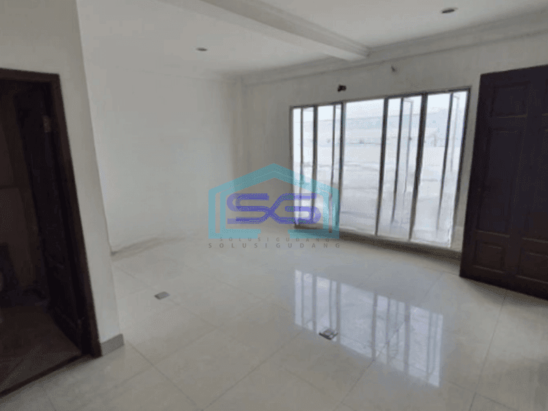 Disewakan Gudang Ada Kantor Luas Bangunan  300 m² di Cengkareng Jakarta Barat