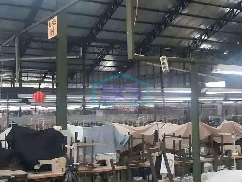 战略性工厂出售，位于中爪哇省普马朗，占地 11000 平方米