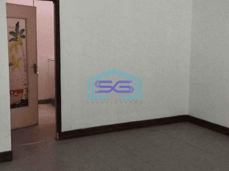 Disewakan Ruko Hook Strategis Bangunan 2 Lantai Luas 220m2