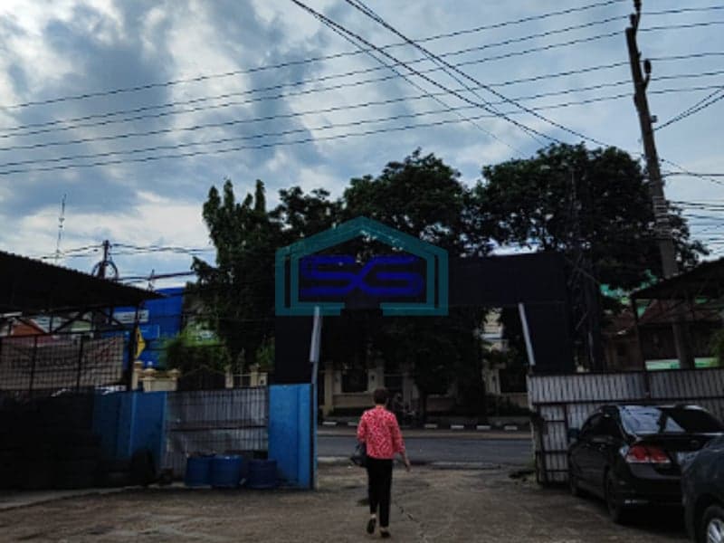 Disewakan Tanah + Bangunan Super Strategis di Jl. Demang Lebar Daun Palembang LT 1148m2
