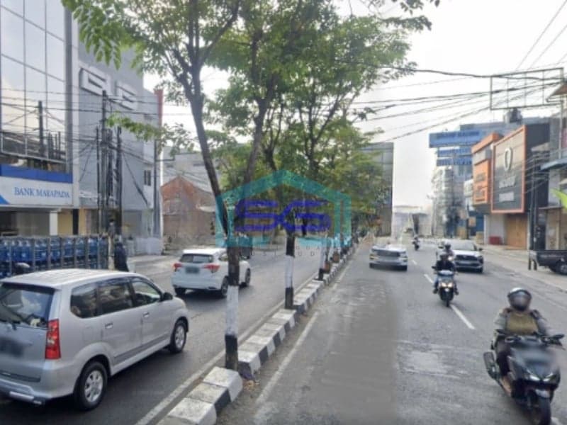 Disewakan Ruko 2,5 Lantai Dikawasan Bisnis Dan Perbankan DI Domangan Jogja Luas Bangunan  140 m²
