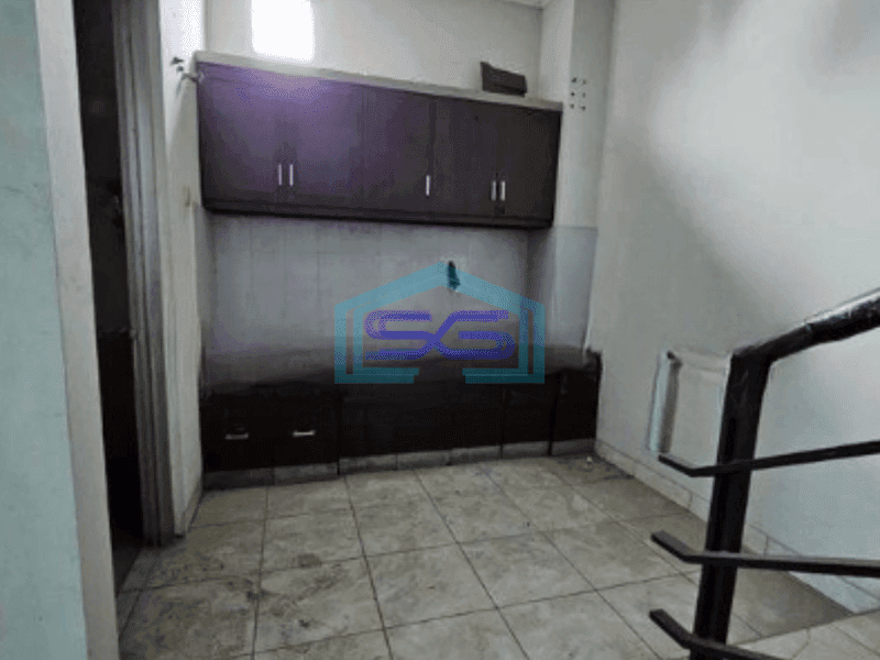 Disewakan Ruko 3 Lantai Luas Tanah 120 m² di Holis Cigondewah Bnadung Lokasi Strategis