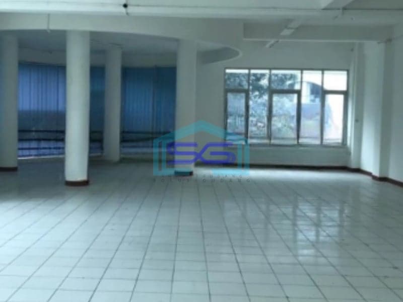 Dijual Ruang Usaha 3 Lantai Luas Bangunan  360 m²  di Bandung