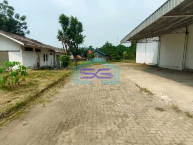 Dijual Cepat Tanah Bonus Gudang di Pasar Kemis Tangerang LT 27070m2