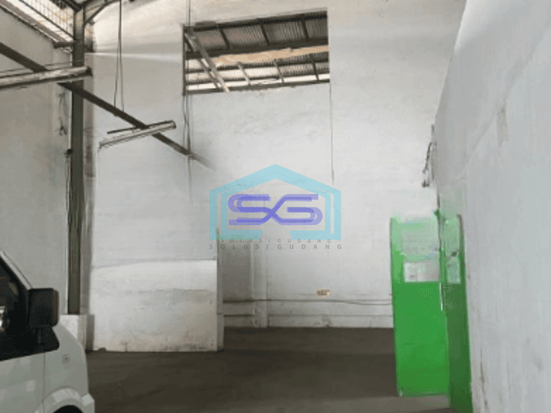 Disewakan Gudang Akses Container 20 Feet Luas Bangunan 700 m² di Kapuk Jakarta Utara