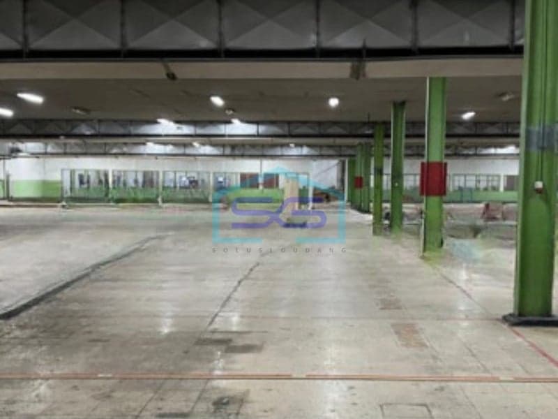西爪哇 Cimahi 出租仓库，建筑面积 4876 平方米
