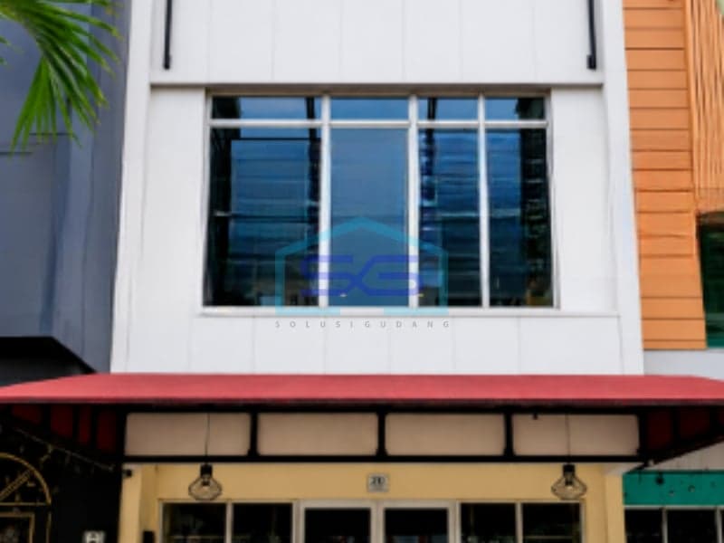 For Rent Spacious Shophouse Building 225 sqm Flood-Free Location in Tangerang