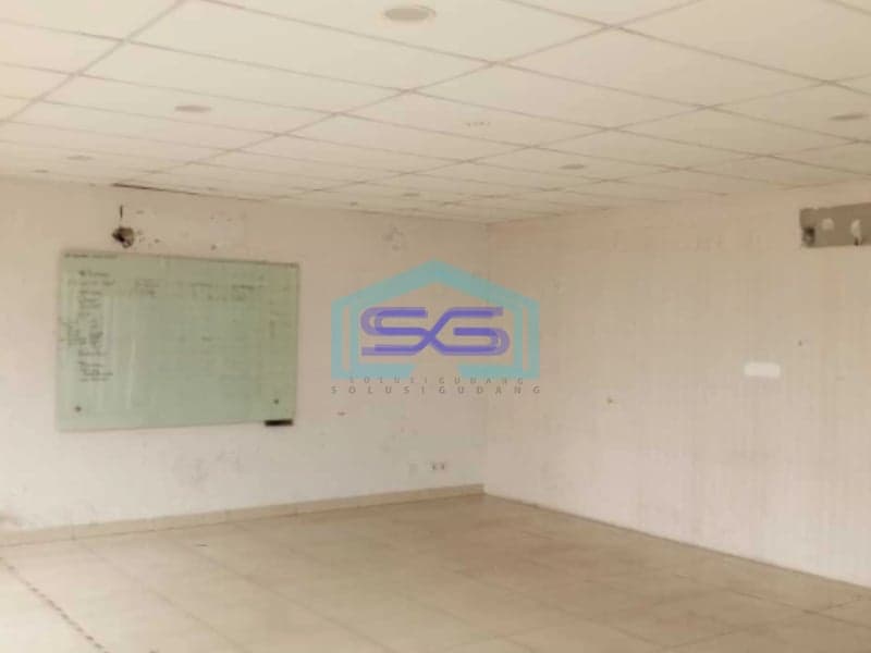 Dijual Kantor Luas Bangunan  637 m² Lokasi Bebas Banjir di Pagedangan Tangerang