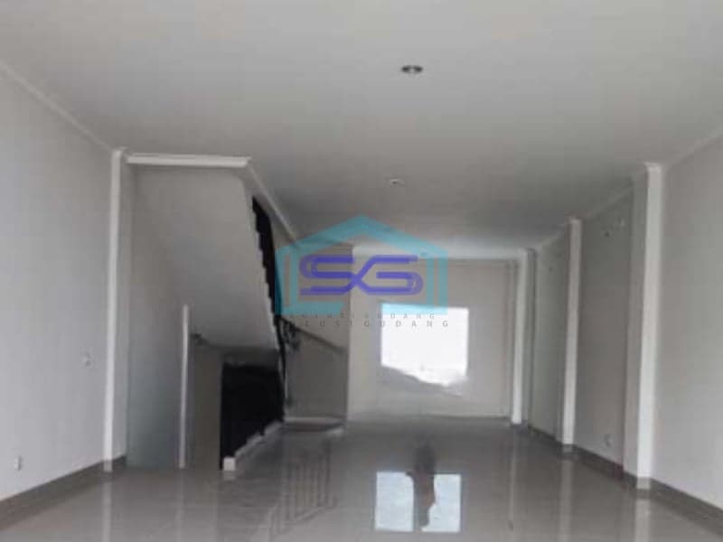 Disewakan Ruko Luas Bangunan  270 m²  Lokasi di Jakarta Barat