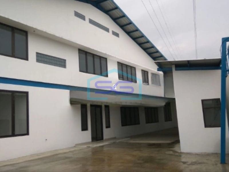 Warehouse for Sale in Cibolerang Ready to Use, Bandung Building Area 1,750 m²