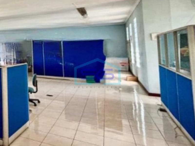 Warehouse for Sale Container Access Land Area 700 sqm Located in Bandung