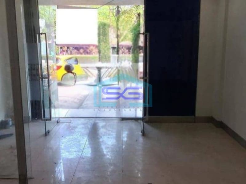 Disewakan Ruko 3 Lantai Pandan Sari ex Bank di Balikpapan LB 162m2