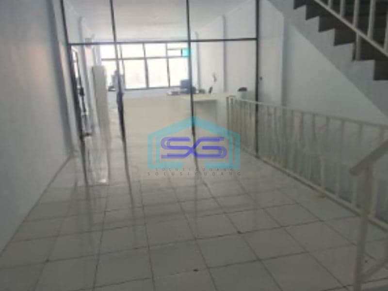 Disewakan Ruko Luas Bangunan  250 m² Lokasi di Pluit Jakarta Utara