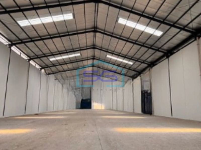 Warehouse for Rent Large Building Area 4512 sqm Located in Pasar Kemis Tangerang
