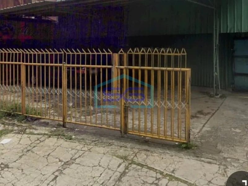 Disewakan Lahan dan Gudang Ex Workshop di Pinggir Jalan Raya Jakarta Timur