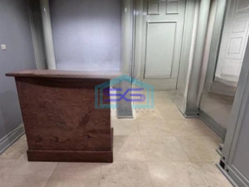 Disewakan Kantor Luas Bangunan 218 m² Lokasi Sudirman Jakarta Selatan