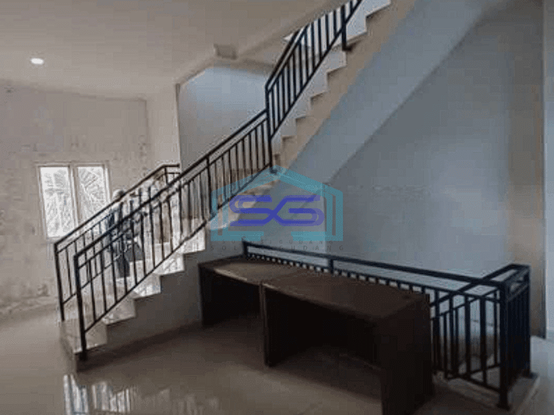 Disewakan Ruko Gandeng Strategis Jl. Kebayoran Lama Jakarta Selatan 3,5 Lantai LB 360m2