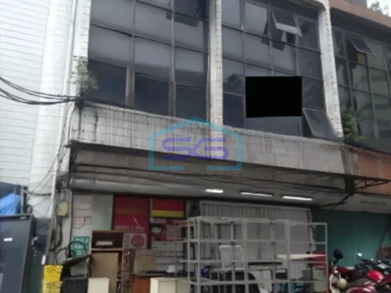 For Rent: Corner Shophouse at Harmoni Plaza, Central Jakarta, Building Area 500 m2