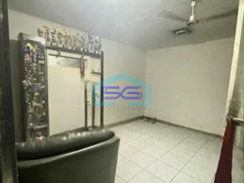 Disewa Ruko gandeng taman surya dilewati banyak kendaraan lokasi strategis Luas Bangunan 160 m²