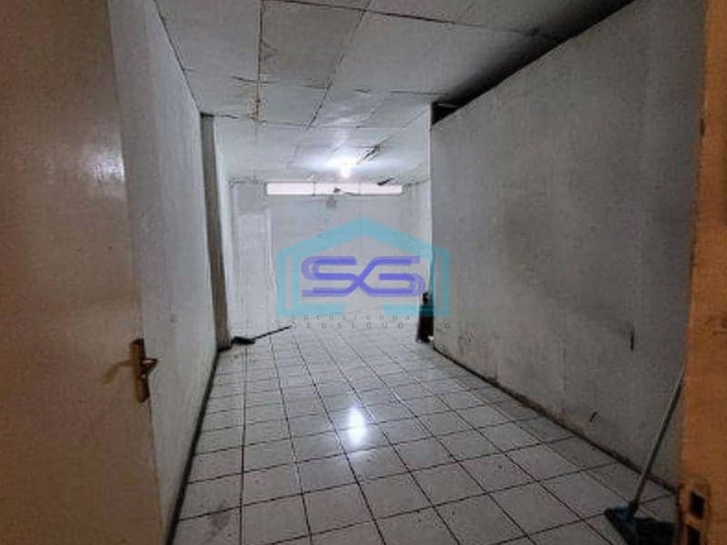 Disewakan cepat Ruko 3 Lantai Strategis di Taman Palem Lestari Jakarta Barat LB 300m2