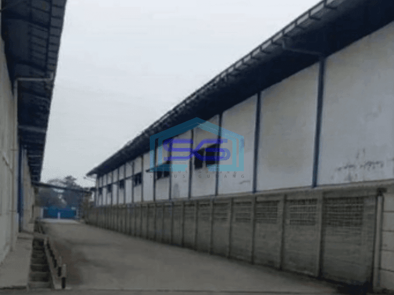 Disewakan Gudang Akses Container 20 Feet di Cikupa Tangerang Luas Bangunan  1600 m²