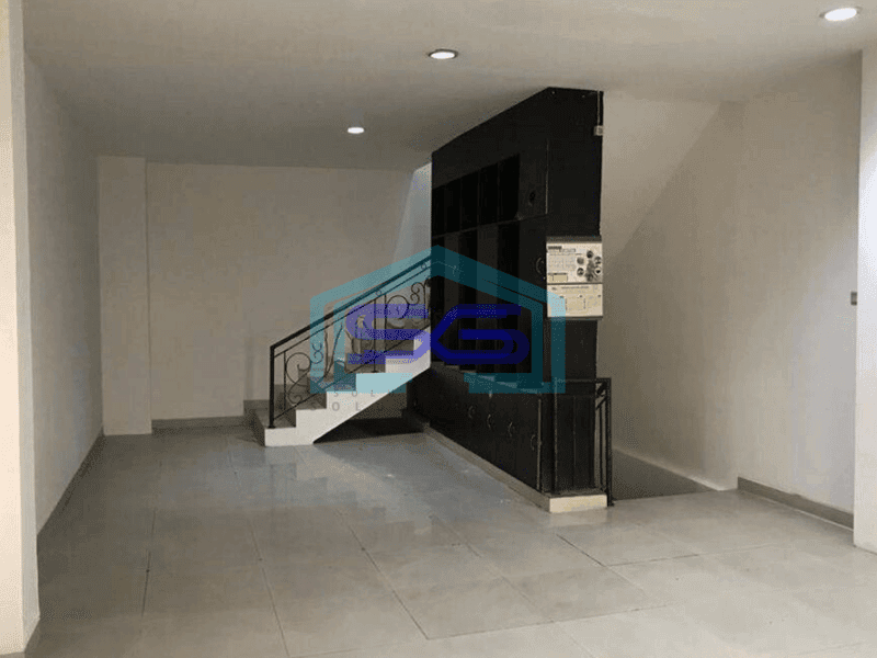 Ruko pinggir jalan Buncit raya mampang 3.5 lantai bisa parkir 4 mobil