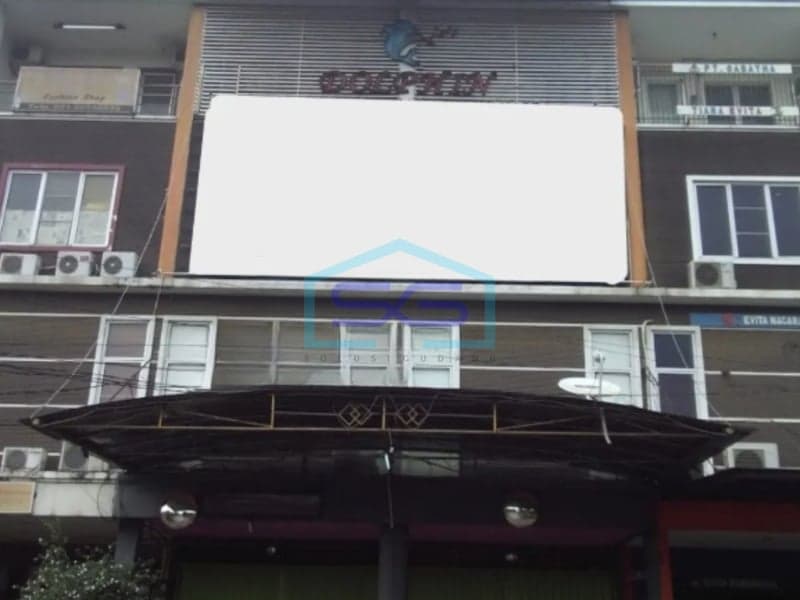 Dijual Ruko Gandeng di Jalan Pekayon Jaya, Bekasi Luas Bangunan 880 m2