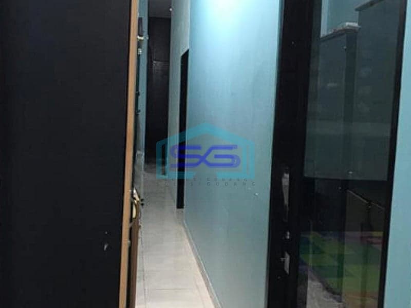 Dijual Ruko Bagus Lokasi Strategis di Taman Cosmos, Jakarta Barat LB 101m2