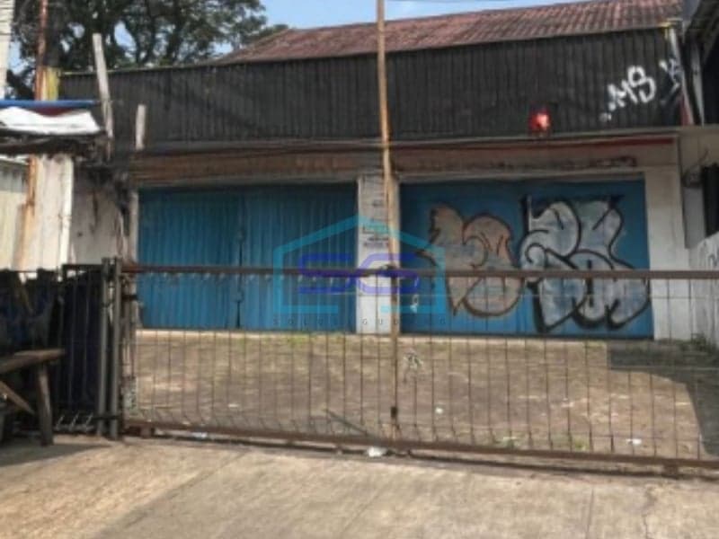 Disewakan Ruko Luas Bangunan 450 m² Lokasi Bebas Banjir Siap Huni di Serpong Utara Tangerang Selatan