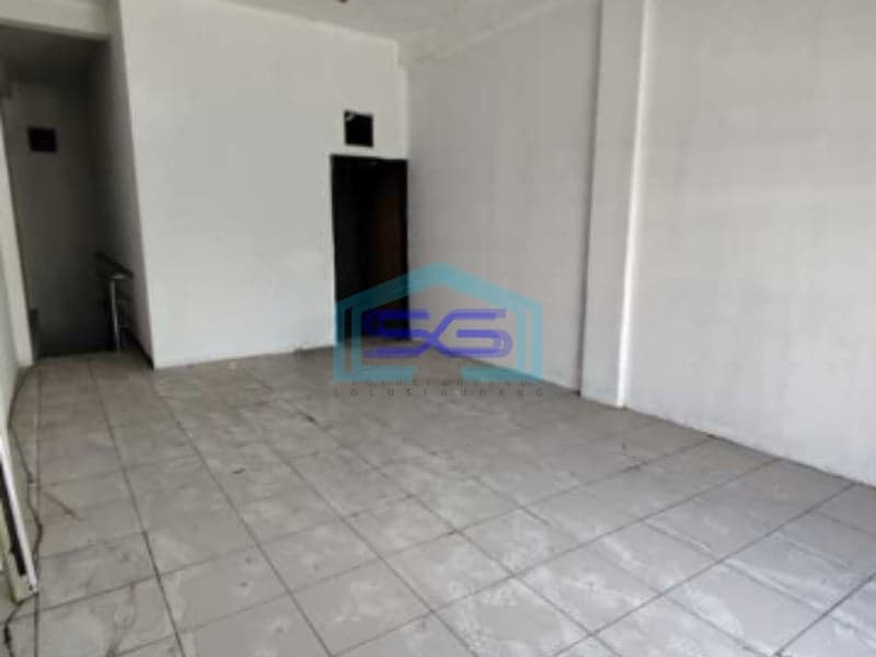 Disewakan Ruko di Tanjung Duren Jakarta Barat Bangunan 3 Lantai LB 220m2
