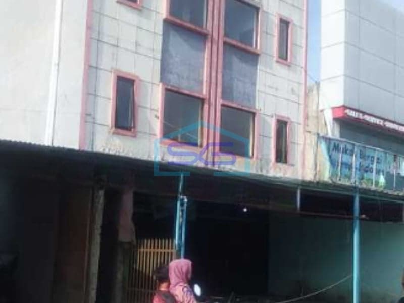 Disewakan Ruko 3 Lantai Luas Bangunan 1050 m² Lokasi di Tangerang