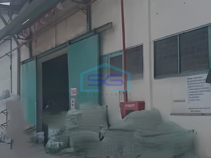 Disewakan Gudang Pabrik Ada Lift Barang Luas Bangunan 3136 m² di Tangerang